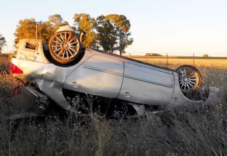 Dos bebas lesionadas por un vuelco cerca de Ataliva Roca