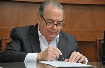 El Gobernador de la Provincia firmó el decreto para aumento a jubilados provinciales