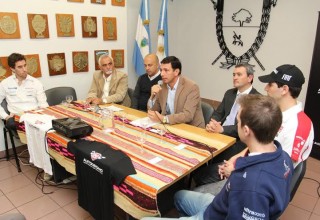 Presentaron la carrera del Super TC2000 en la Casa de La Pampa