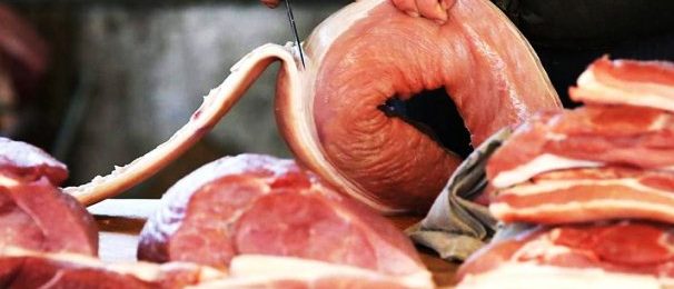 Verna propone prohibir el ingreso de carne porcina