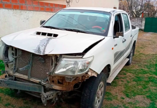 Guatraché: Conducía ebrio y chocó un cartel