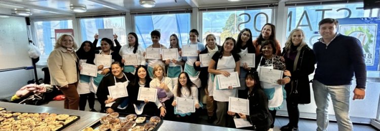 Certificaron a cursantes del Aula Taller Móvil de Gastronomía