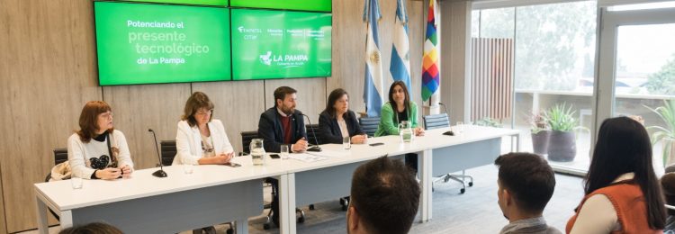 Gobierno busca potenciar el futuro digital de sus jóvenes con “Código Pampa”