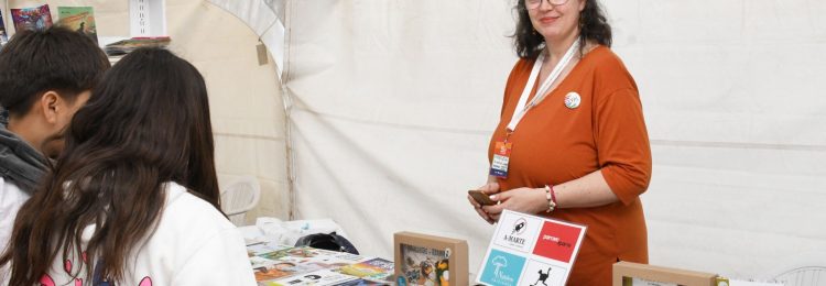 Editoriales nacionales destacan el vínculo que se establece con el lector en la Feria Provincial del Libro