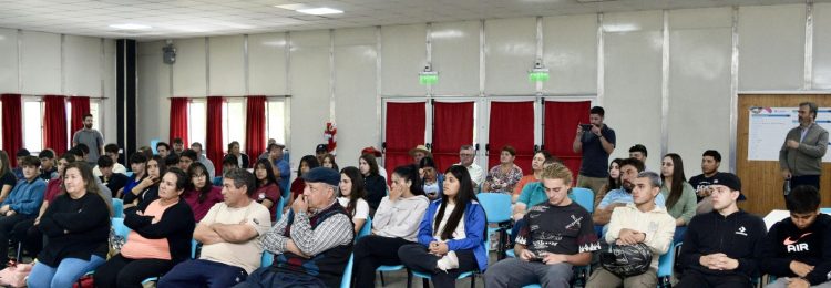 Jornada de trabajo con caprineros en 25 de Mayo