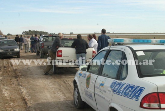 Búsqueda de Rosaura en Villa Iris - Personal Policial y Vecinos